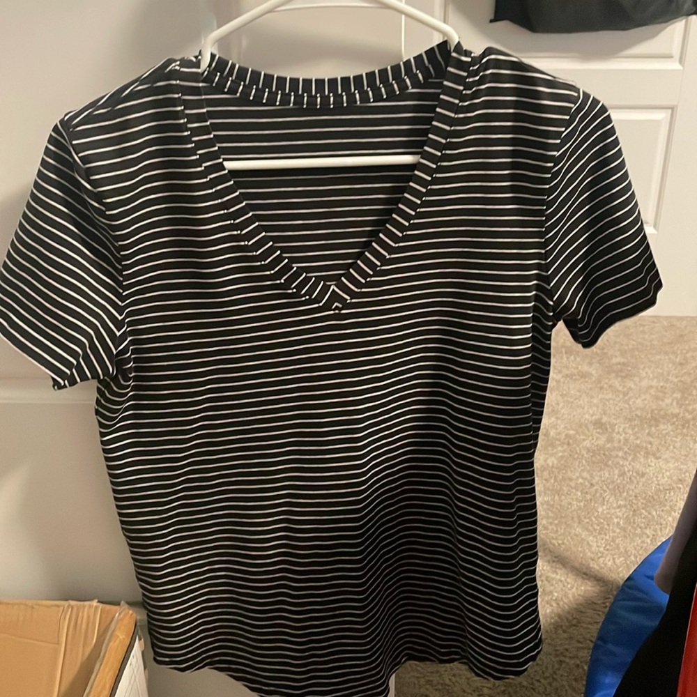 Lululemon love t shirt v neck